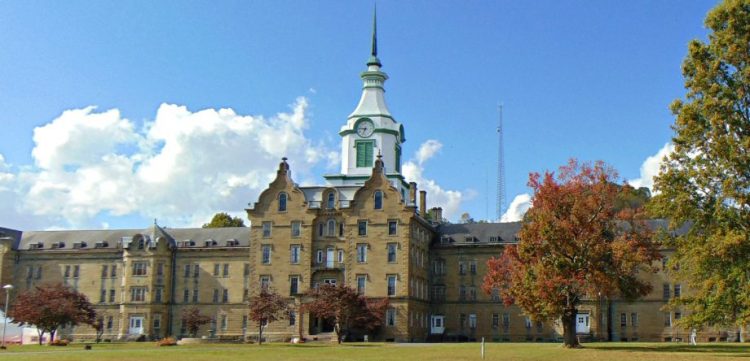 cropped-fall-afternoon-on-the-lawn-of-the-trans-allegheny-lunatic-asylum-west-wv-2016.jpg